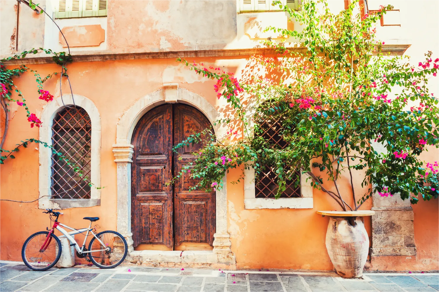 Schöne antike und farbenfrohe Gebäude in Chania, Kreta
