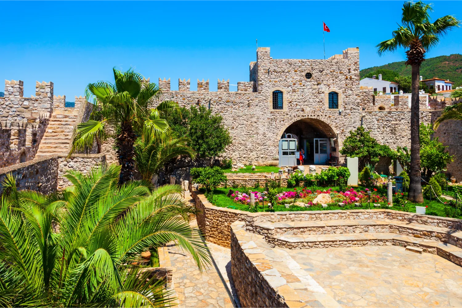 Die Burg von Marmaris und ihre bunten Gärten