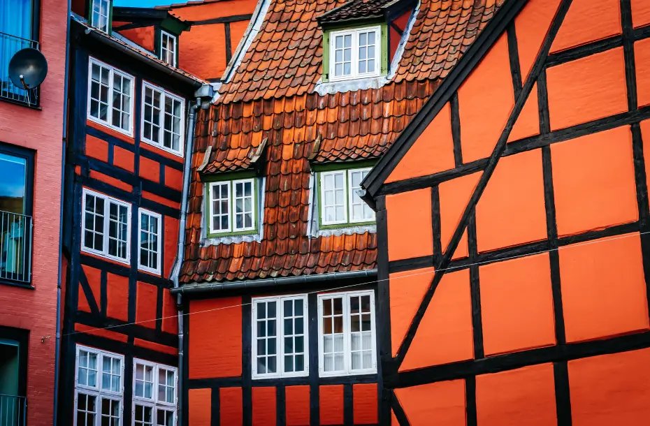 Vintage orangefarbene Häuser in der Kopenhagener Altstadt