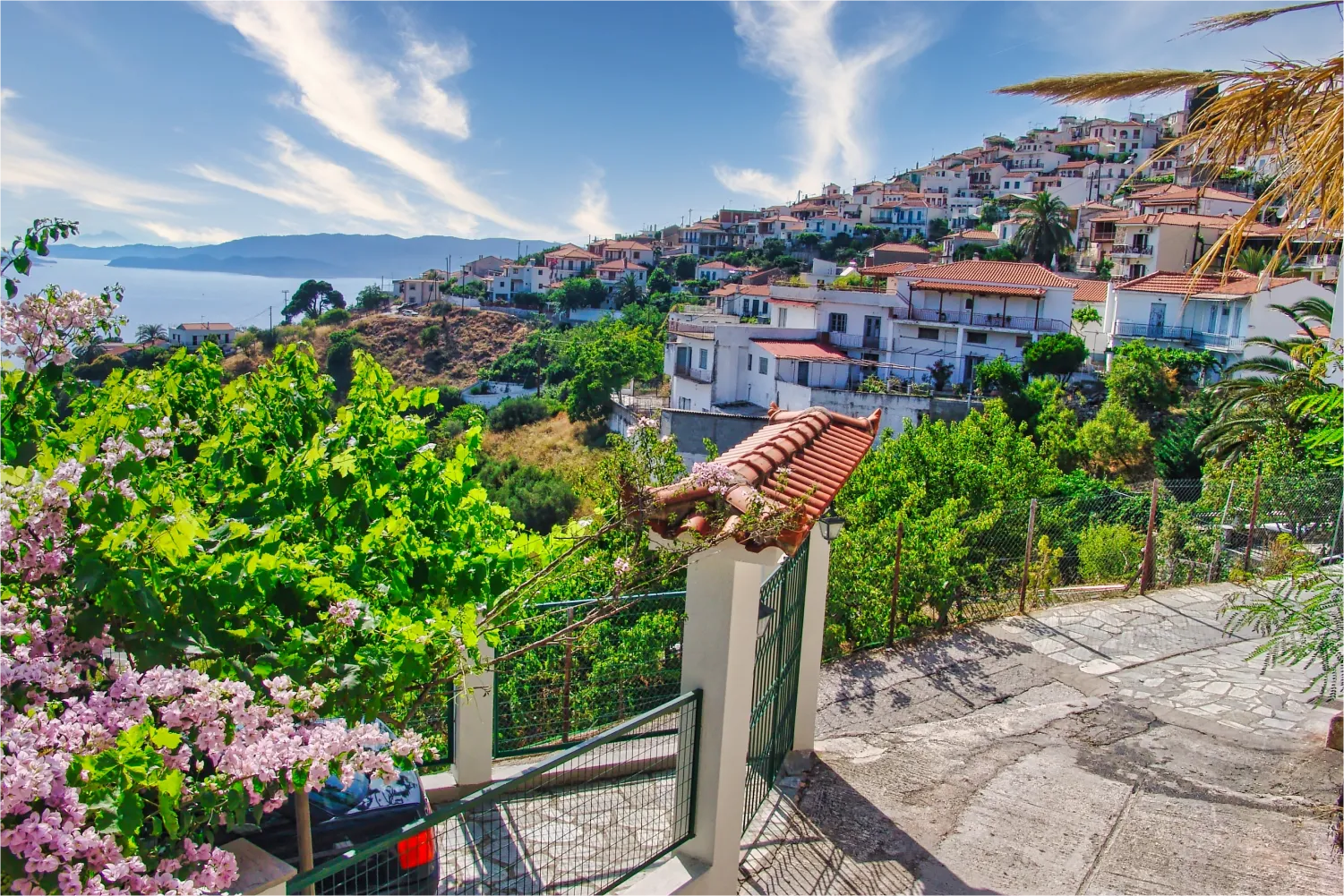 Blick auf das Dorf Glossa in Skopelos