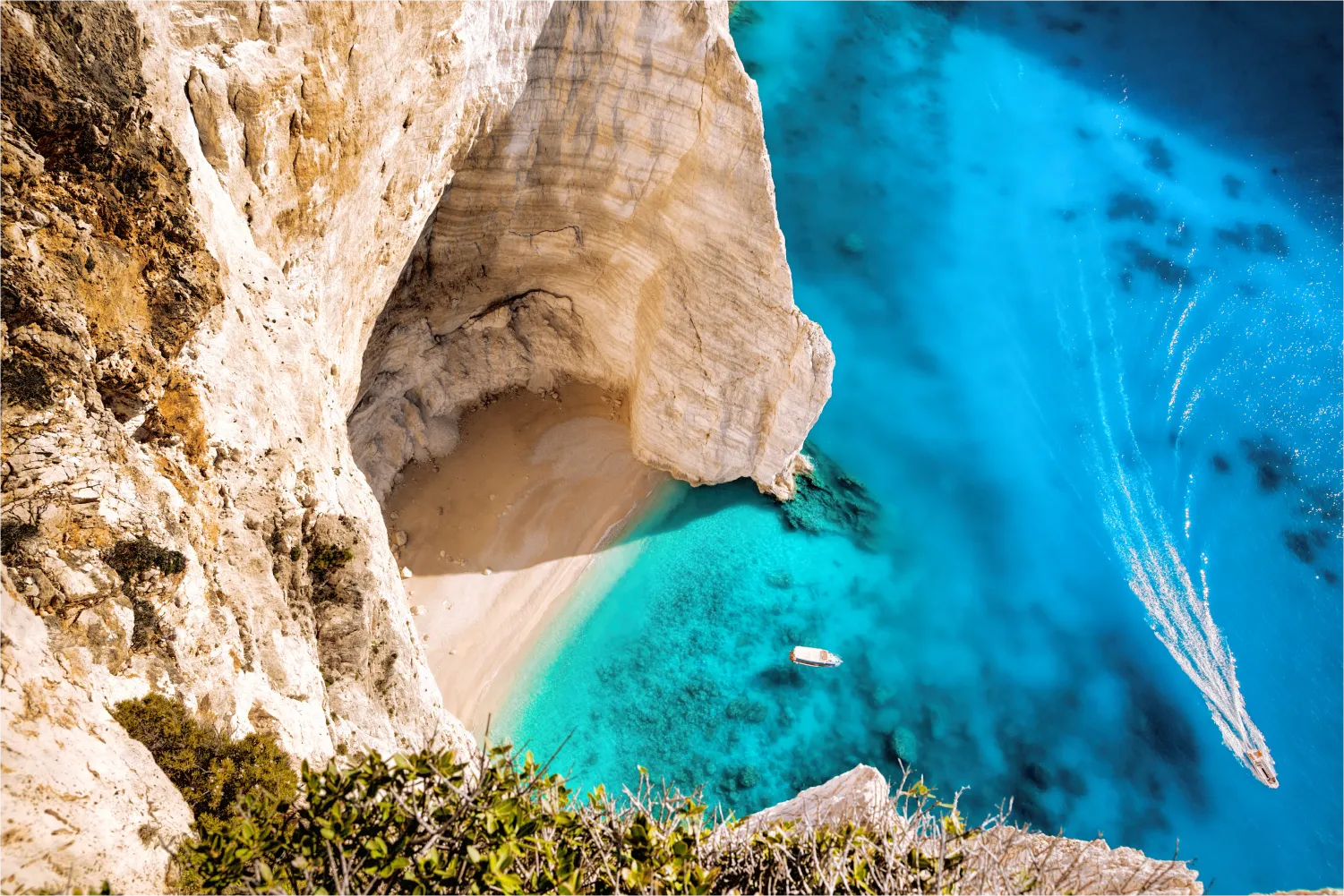 Navagio Strand mit Booten in Zakynthos