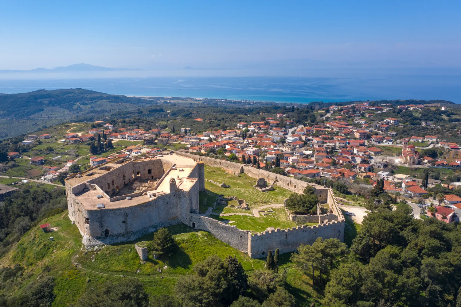 Luftaufnahme der Burg Chlemoutsi in Kyllini
