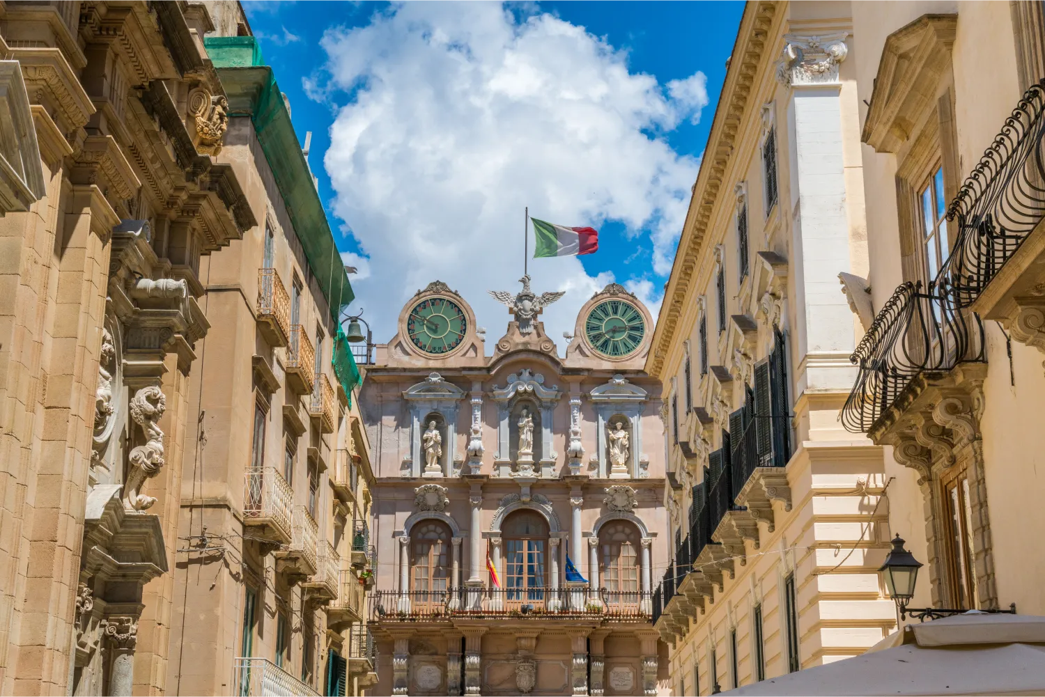 Der Palazzo Senatorio in der Altstadt von Trapani